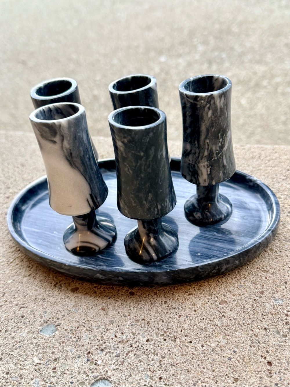 ⚡️SALE⚡️Vintage Handcrafted Onyx Black & White Shot Glass Set with Serving Tray - Picture 5 of 17
